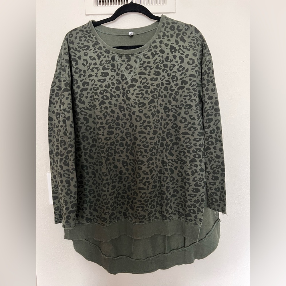 Z Supply Weekend Sweatshirt Green Leopard